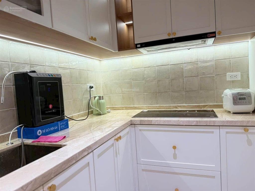 Cho thuê căn hộ dhomme. dt 90m2, 3pn, 2wc. giá 23tr/th.  0365 695 ***