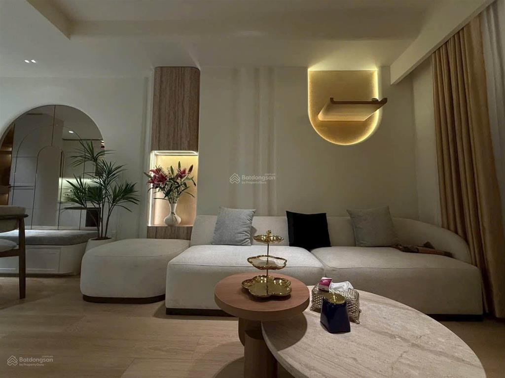 Cho thuê căn hộ dhomme. dt 90m2, 3pn, 2wc. giá 23tr/th.  0365 695 ***