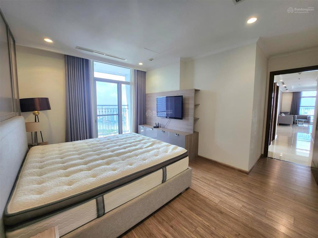 Cho thuê căn hộ siêu rộng tại samland airport. 128m2, 3pn 4wc, giá thuê 17tr.  0365 695 *** khanh