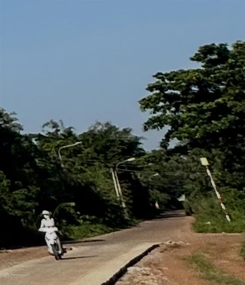 Bán lô đất 500m2 bề ngang 15m ngay sát tthc công phường long khánh, đường trước đất 12m.