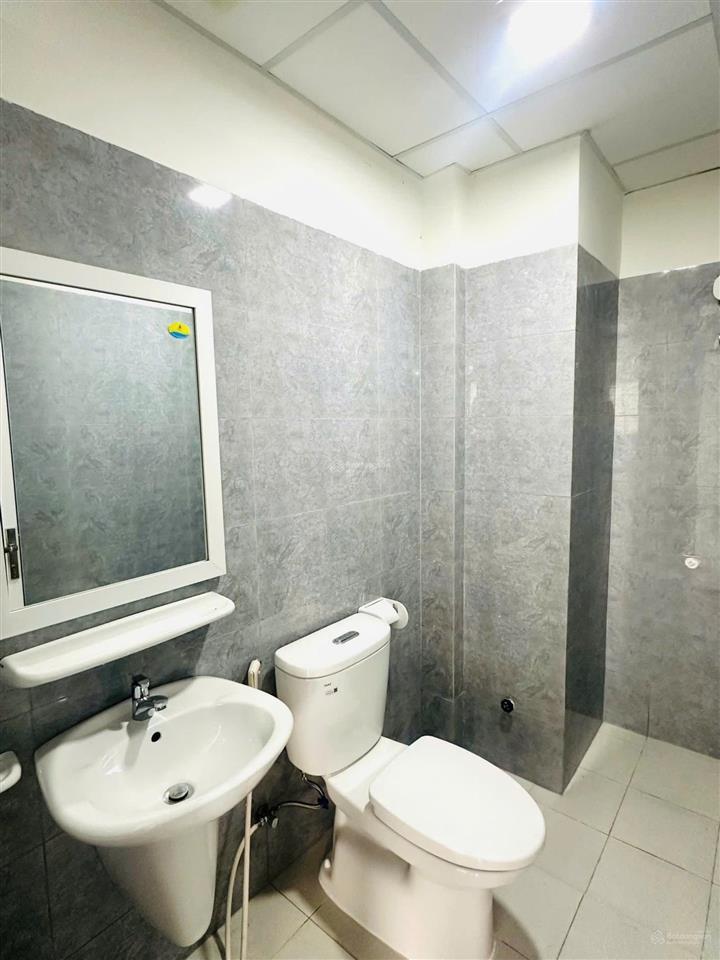 Giá 5tr/tháng, thuê nhà 2 phòng ngủ 56m2, mới 100%, nam long ii. hợp đồng 1 năm.