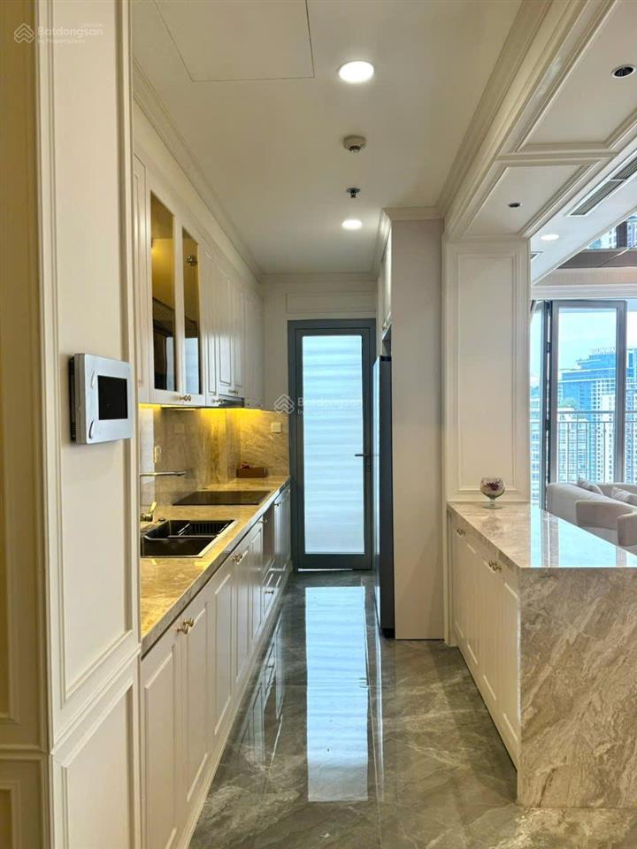 Cho thuê căn hộ nội thất cao cấp landmark 81vinhome center park3pn
