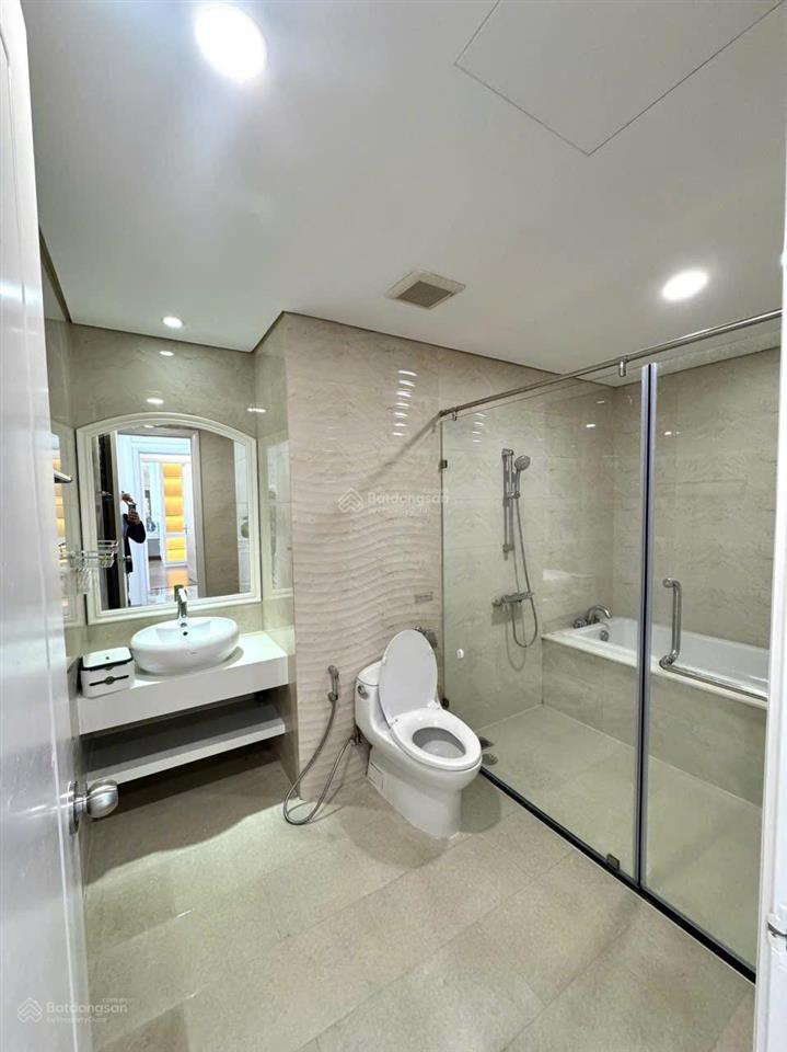 Cho thuê căn hộ nội thất cao cấp landmark 81vinhome center park3pn