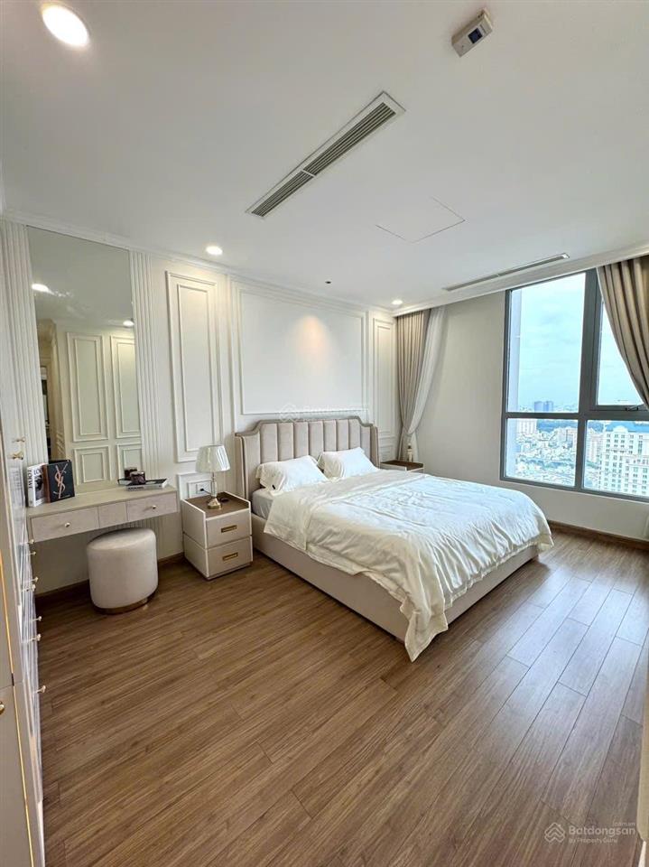 Cho thuê căn hộ nội thất cao cấp landmark 81vinhome center park3pn