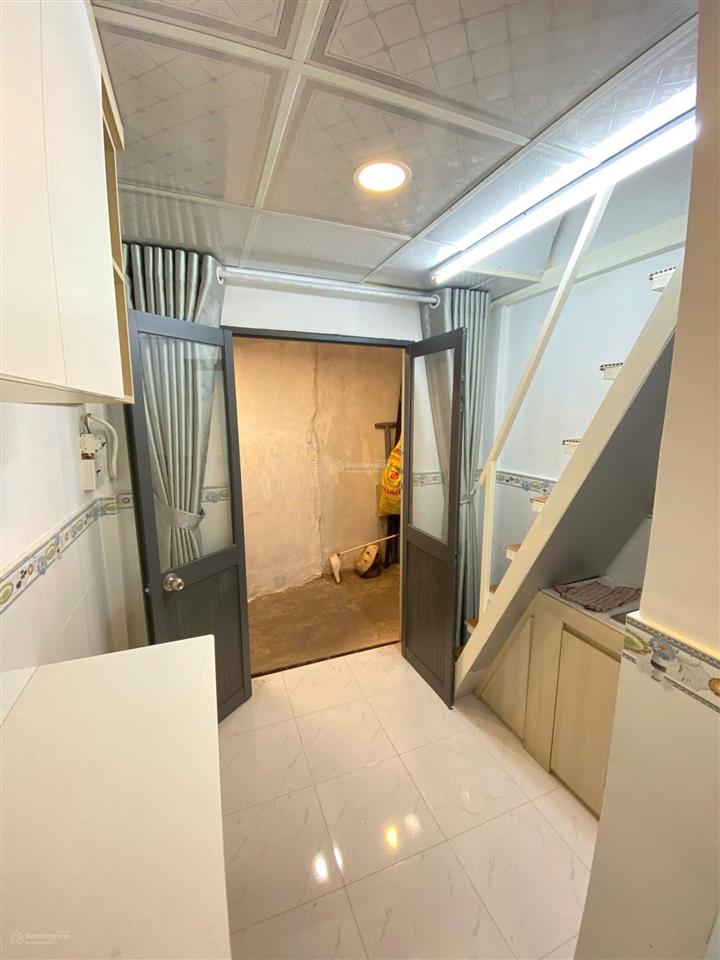 Nhà căn góc phạm phú thứ, q.6 giá rẻ