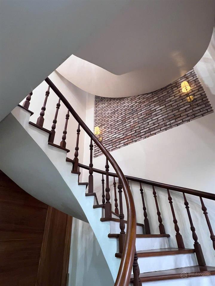 Cho thuê nhà riêng 18b nguyễn thị minh khai, 80 triệu, 54m2, 10pn, 10wc, 5 tầng, chính chủ chỉ với