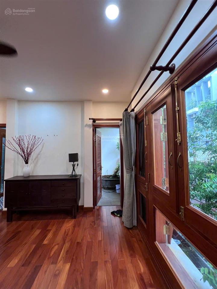 Cho thuê nhà đẹp xuất sắc 10pn, 10wc, 5 tầng tại 18b, nguyễn thị minh khai, q1, hcm, 79 triệu