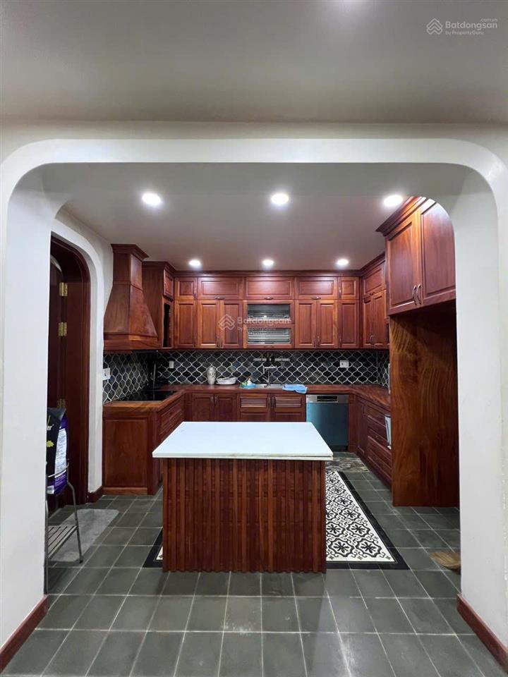 Cho thuê nhà hẻm vip 18b nguyễn thị minh khai quận 1