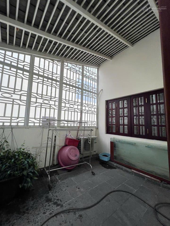 Cho thuê nhà hẻm vip 18b nguyễn thị minh khai quận 1