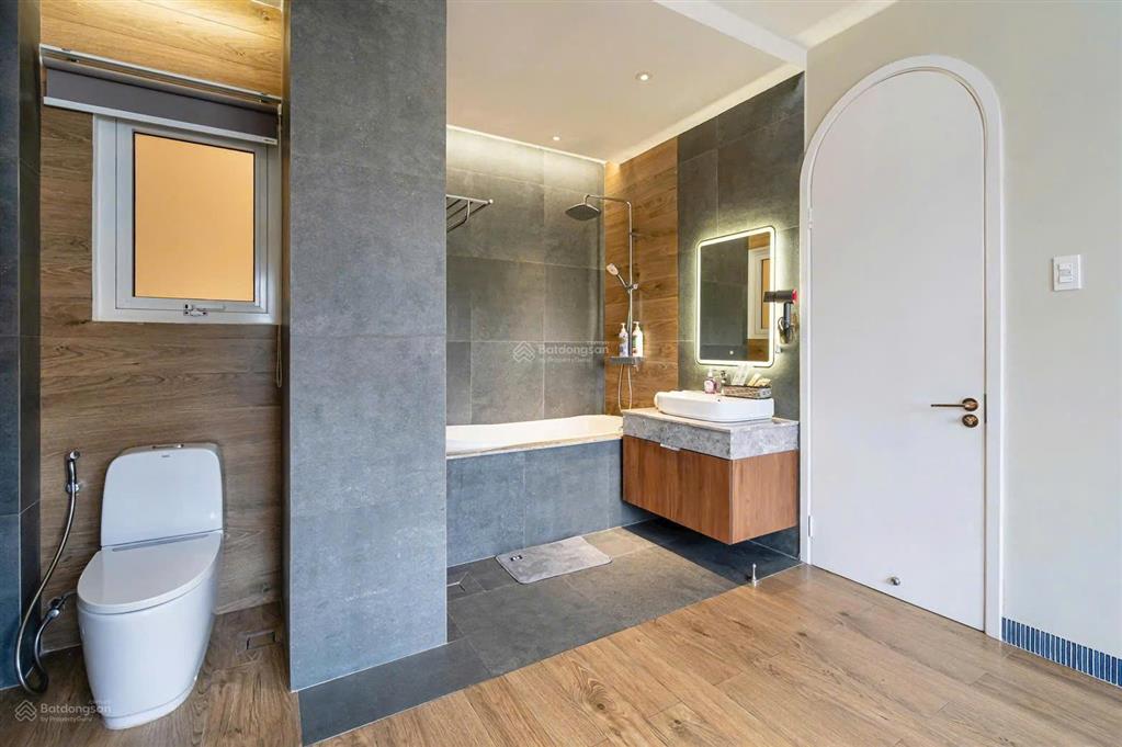 Cho thuê văn phòng 90tr/tháng bình trưng tây quận 2 7x20m(140m2) sg mystery villas  0934509***