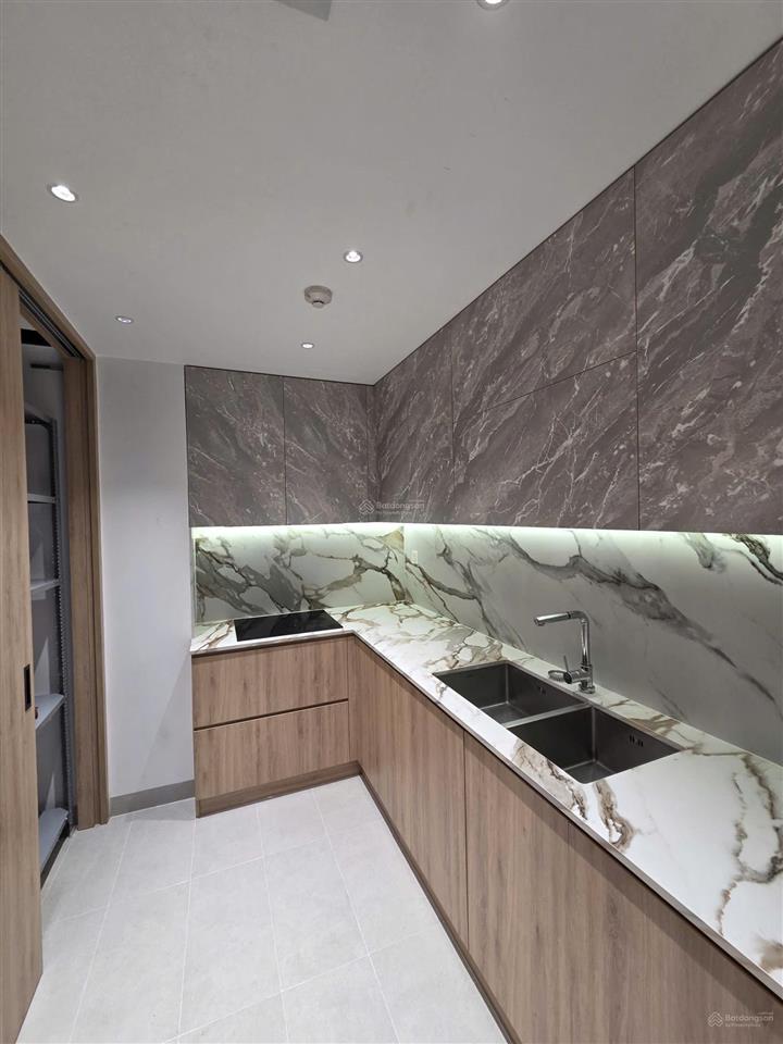 Cho thuê ch sky villa đảo kim cương  4pn  dt 158m2, giá thuê 158 triệu/tháng   0934 509 ***