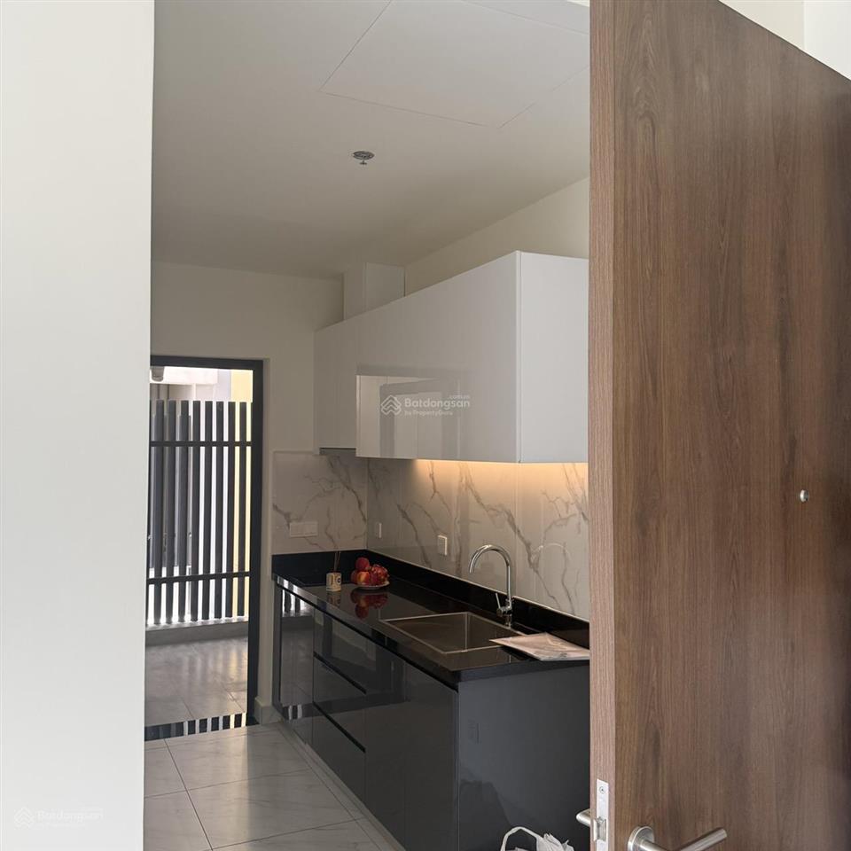 Bán gấp căn hộ tầng cao, the habitat gd 3, dt 61.7m2 thông thủy, chính chủ