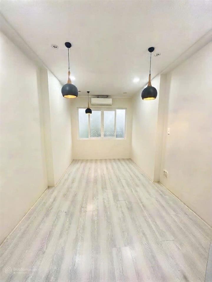 Cho thuê địa điểm kinh doanh (có thể ở lại) ở trung tâm quận 3 (nguyễn đình chiểu khúc 2 chiều)