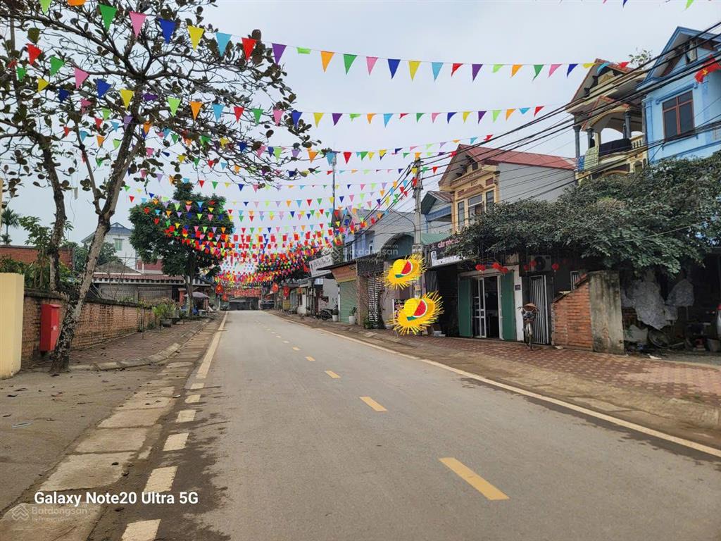 Chủ nhà cần tiền bán gấp lô đất 100m² full thổ cư, phú cát, hòa lạc, tăng giá mạnh, cho thuê tốt