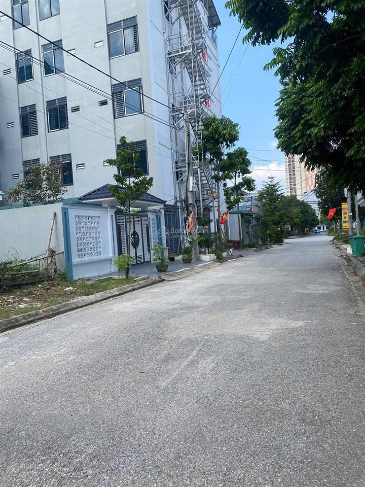 Đất dân chính chủ bán gấp đất hòa lạc 100m²  full thổ cư, vuông đẹp, nhiều tiện ích  chỉ 2.5 tỷ