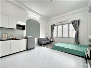 Studio cửa sổ trời, sẵn nội thất, máy giặc riêng, có thể ở ngay