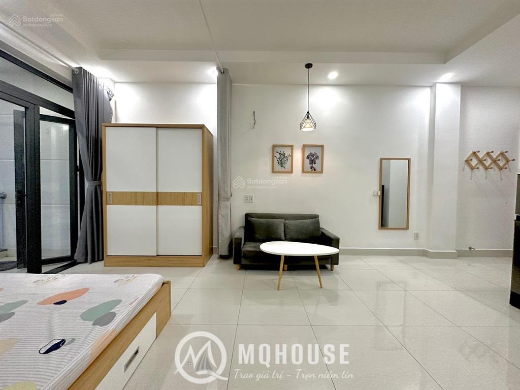 Studio ban công thoáng full nội thất đẹp keng | nhà thang máy