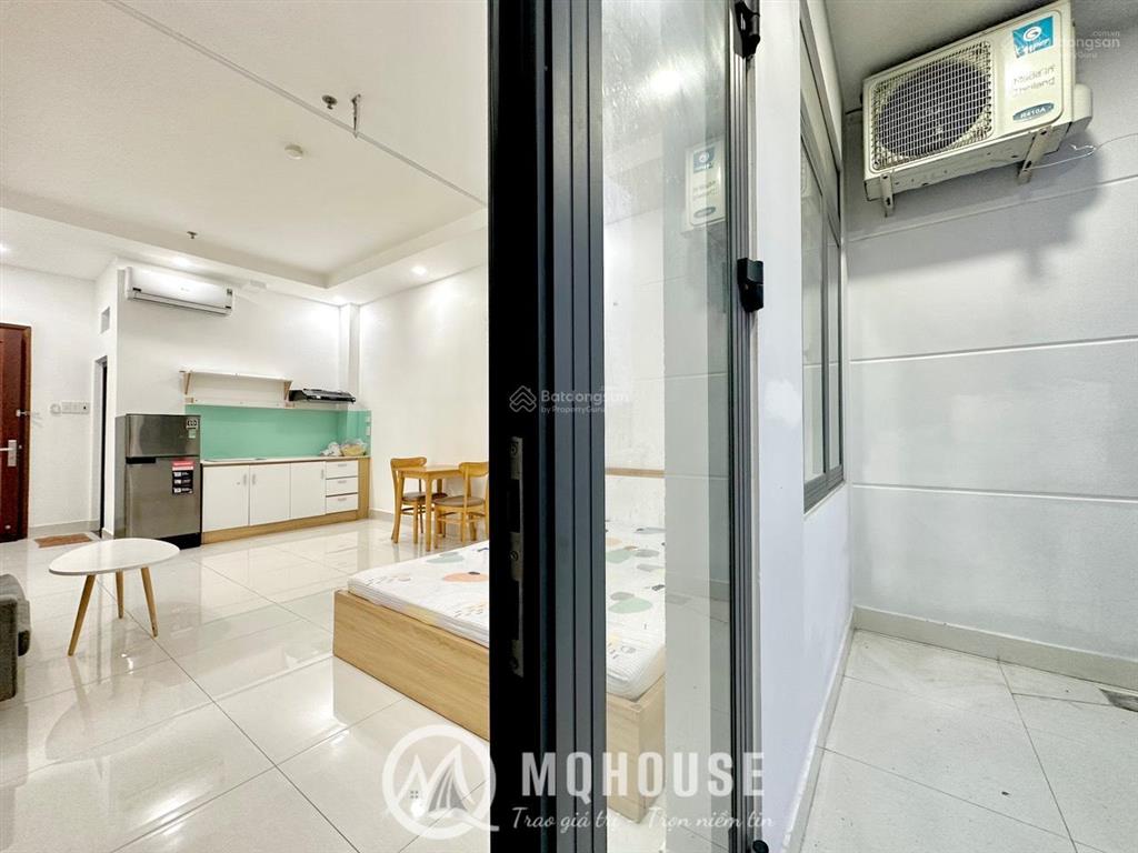 Studio ban công thoáng full nội thất đẹp keng | nhà thang máy