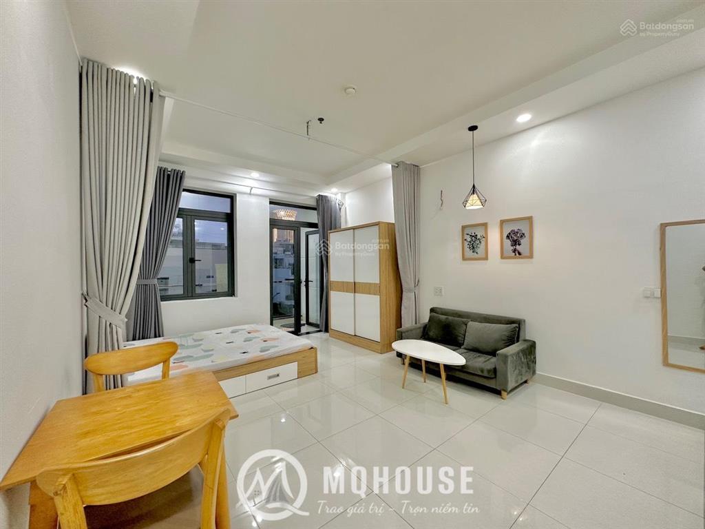 Studio ban công thoáng full nội thất đẹp keng | nhà thang máy