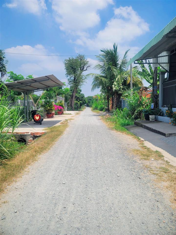 Đất an tịnh 290m2 full thổ cư, cách kcn trảng bàng 5p đi xe máy, giá 650tr bao giấy tờ.