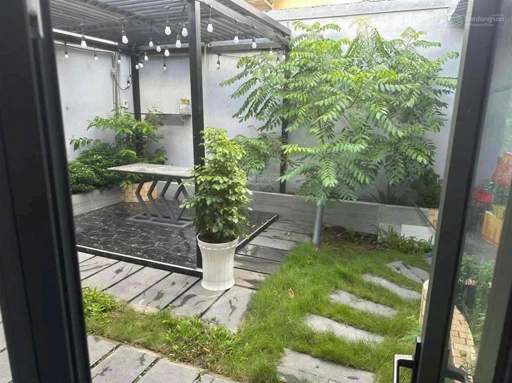 Bán nhà mặt tiền chợ bình chánh 115m2 shr