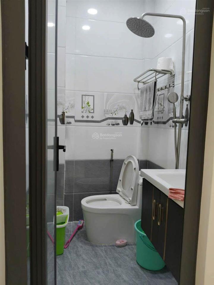 Bán nhà mặt tiền chợ bình chánh 115m2 shr