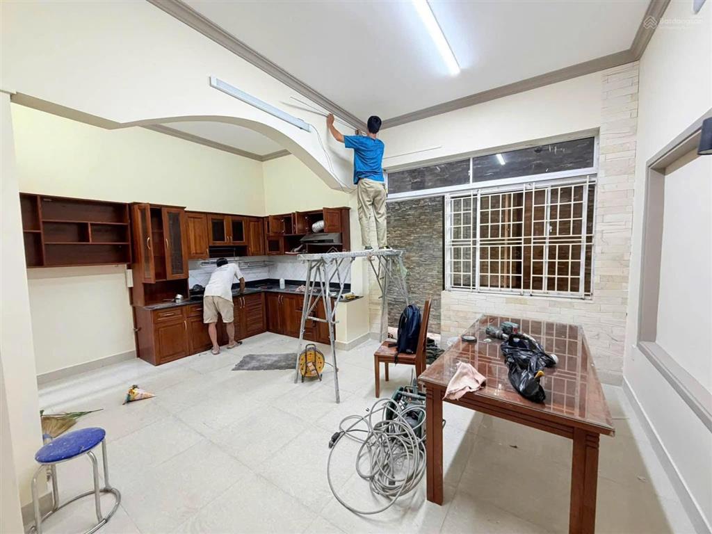 Cho thuê nhà phố kdc tân quy đông q7  mặt tiền ngang 6m , phù hợp làm lớp dạy , vpcty  kd online