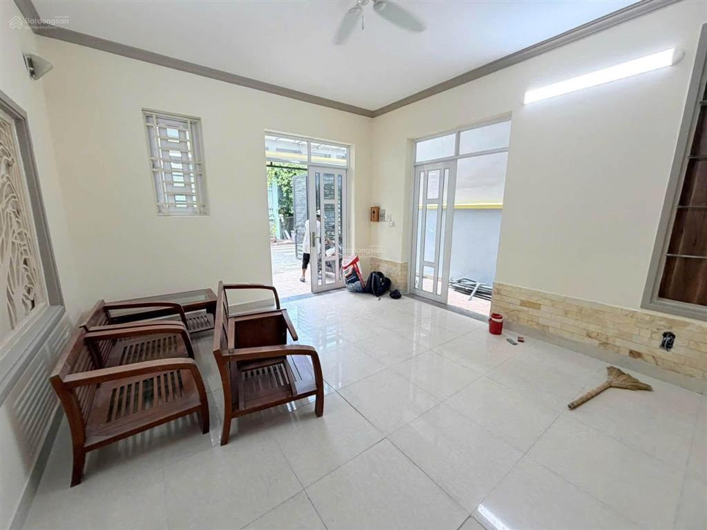 Cho thuê nhà phố kdc tân quy đông q7  mặt tiền ngang 6m , phù hợp làm lớp dạy , vpcty  kd online