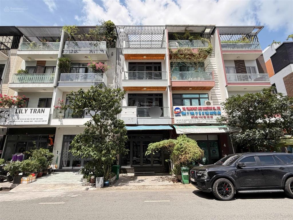 Cho thuê nhà mặt tiền đường d4 kdc jamona city (85m2)  phù hợp ở & làm vp công ty  4 phòng ngủ