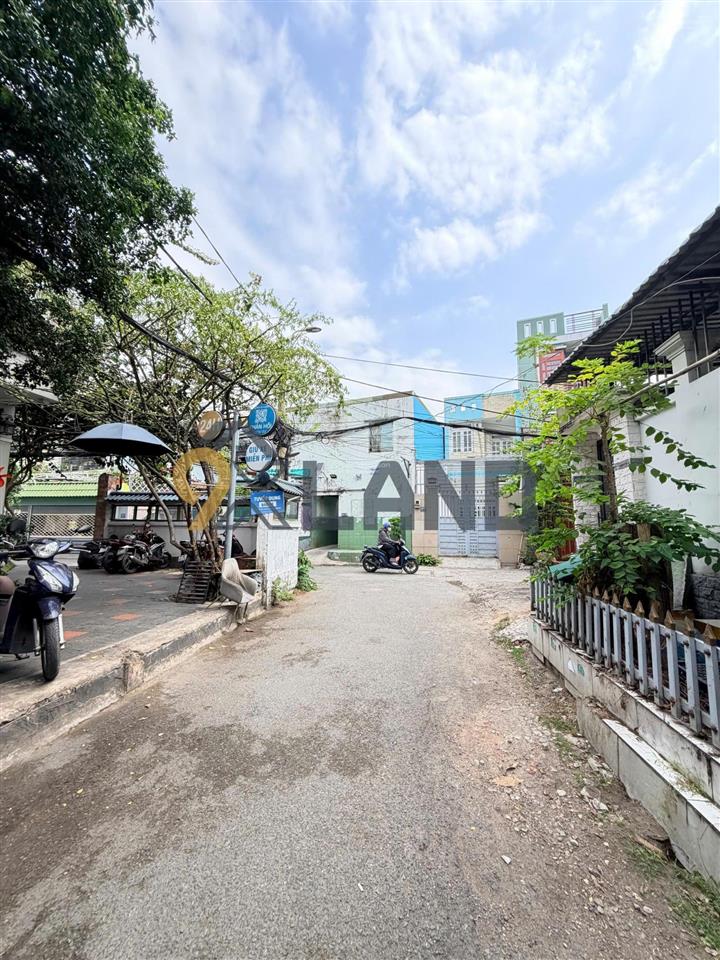 Bán chdv 183m2=9x20 sát hoàng diệu 2 thu nhập 45tr 12 phòng