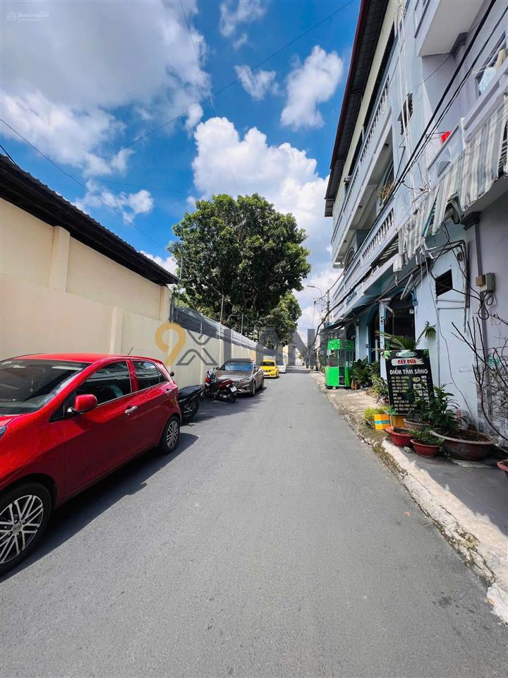 Siêu hiếm nhà mặt tiền  1t1l gần kha vạn cân  ngay trường đại học cảnh sát  105m2 ~ 84 triệu/m2