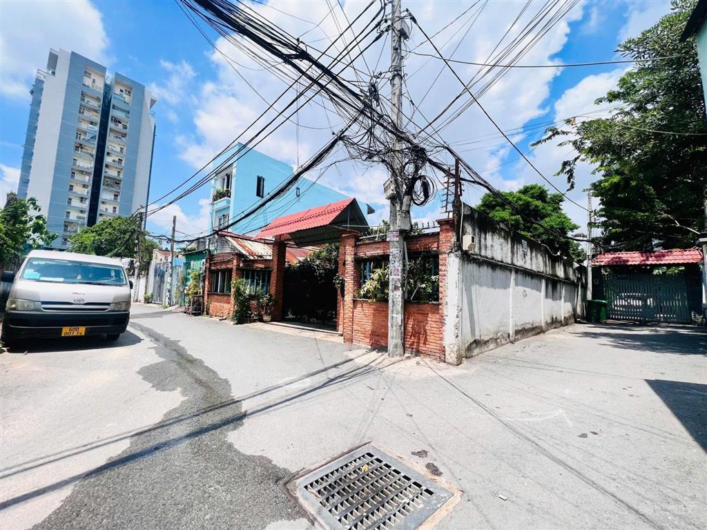 Chỉ 53 triệu/m2  nhà c4  ngang 6m nở hậu  gần hoàng diệu 2 đh ngân hàng  hxh  chưa qua đầu tư
