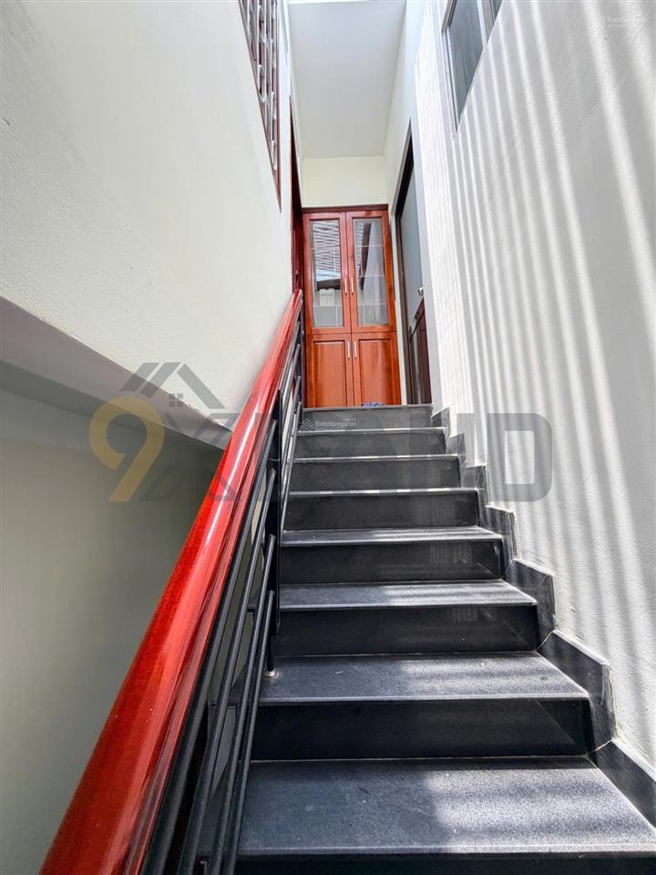 Siêu phẩm  nhà mặt tiền 3 tầng kd tốt  gần vincom thủ đức  chỉ 6.3 tỷ sát đường võ văn ngân