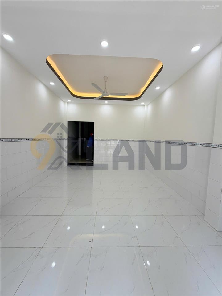 Siêu phẩm  nhà mặt tiền 3 tầng kd tốt  gần vincom thủ đức  chỉ 6.3 tỷ sát đường võ văn ngân