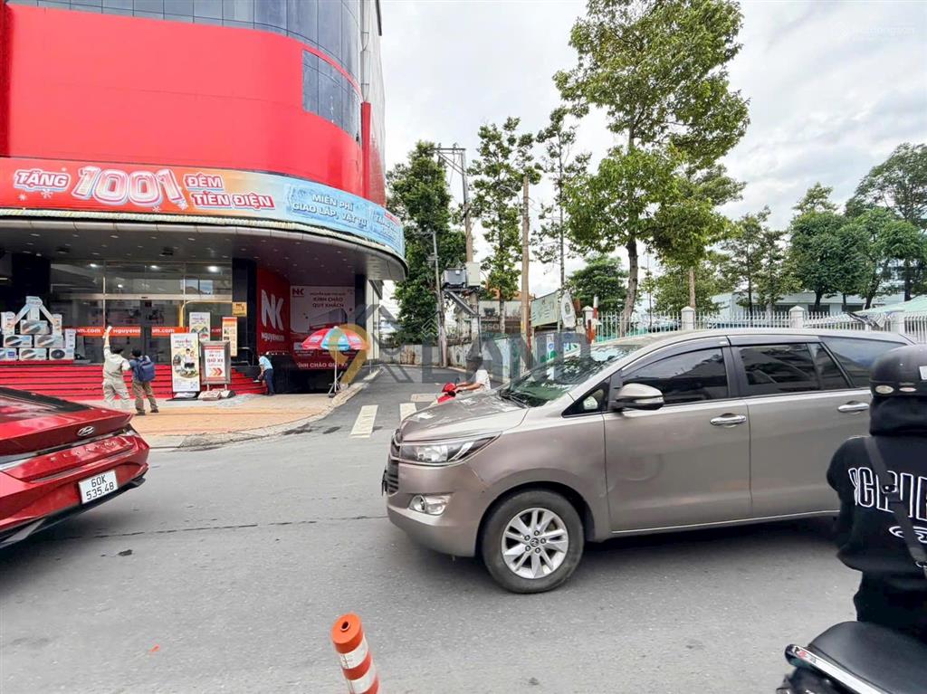 Bán đất tặng nhà c4  ngay võ văn ngân hxh gần đh spkt  ga metro xd cao tầng ngang 9.2m
