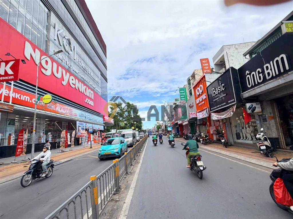 Bán đất tặng nhà c4  ngay võ văn ngân hxh gần đh spkt  ga metro xd cao tầng ngang 9.2m