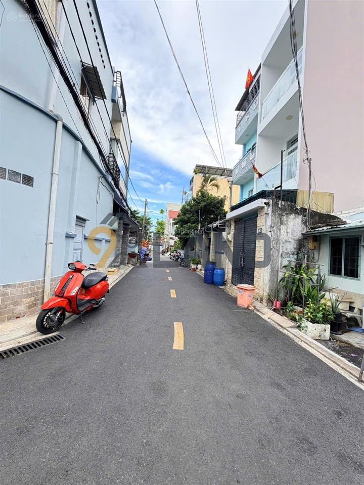 Bán đất tặng nhà c4  ngay võ văn ngân hxh gần đh spkt  ga metro xd cao tầng ngang 9.2m