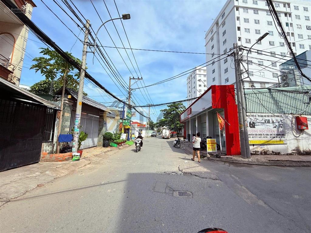 Đất đẹp gần ga metro  cách 10m ra mt đường 12  vị trí tiềm năng gần cảng phước  ngang 6.5m