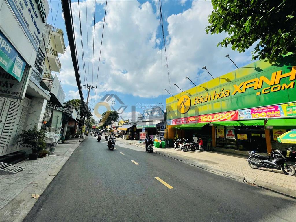 Nhà mặt tiền đường số 6  khu vực tiện kinh doanh buôn bán  đường nhựa 8m  ngang 6.5m