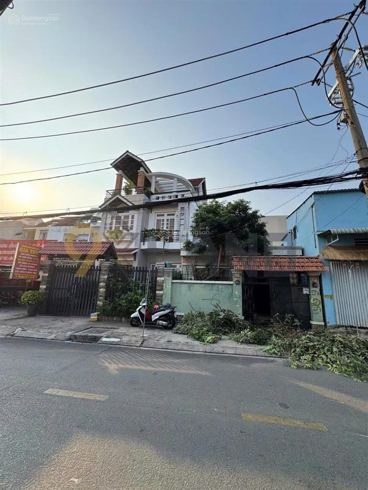 Nhà mặt tiền đường số 6  khu vực tiện kinh doanh buôn bán  đường nhựa 8m  ngang 6.5m
