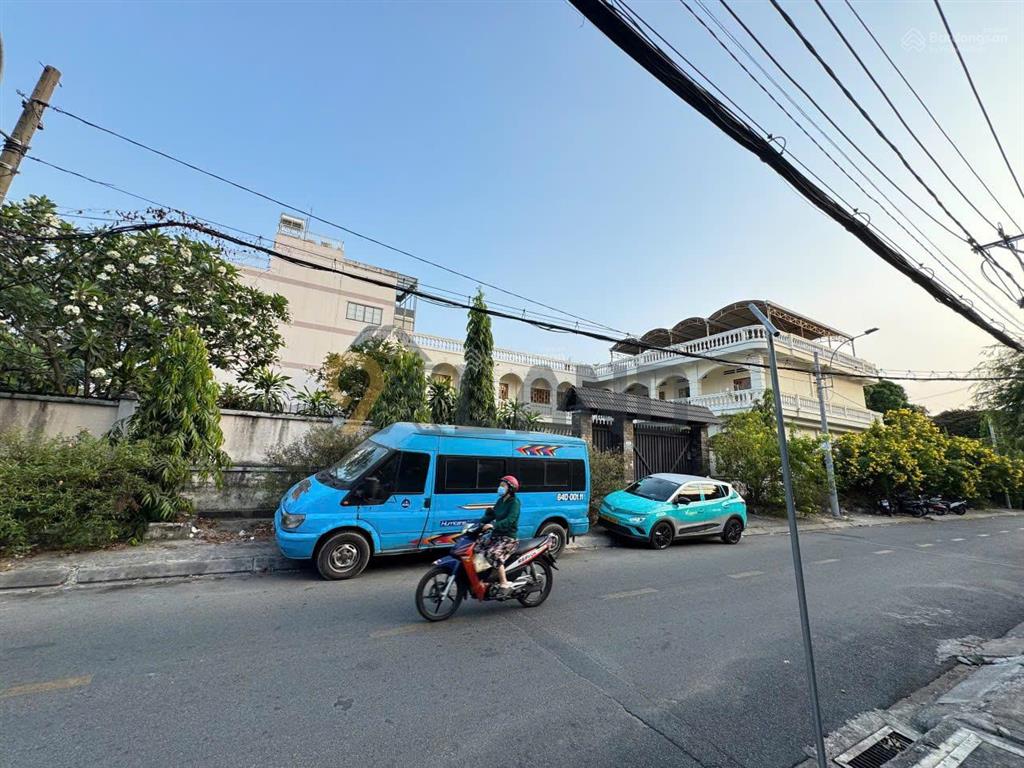 Nhà mặt tiền đường số 6  khu vực tiện kinh doanh buôn bán  đường nhựa 8m  ngang 6.5m