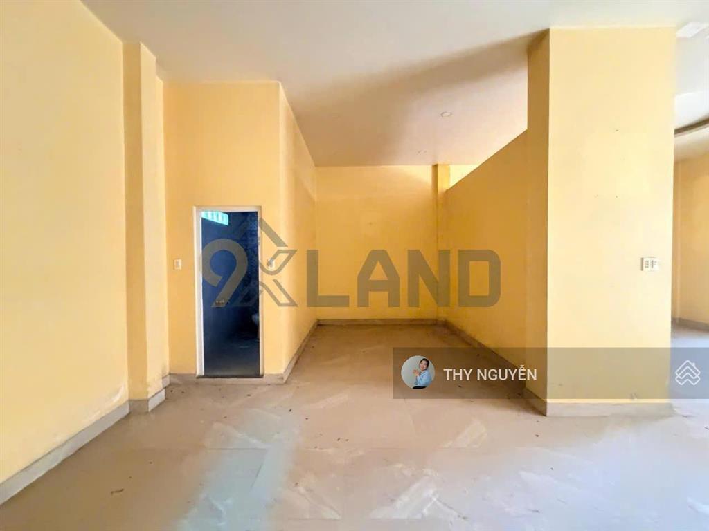 Nhà mới 4 tầng  xây kiên cố ngay phạm văn đồng  p linh tây tk ôtô vào nhà được  100.2m2 ngang 9m