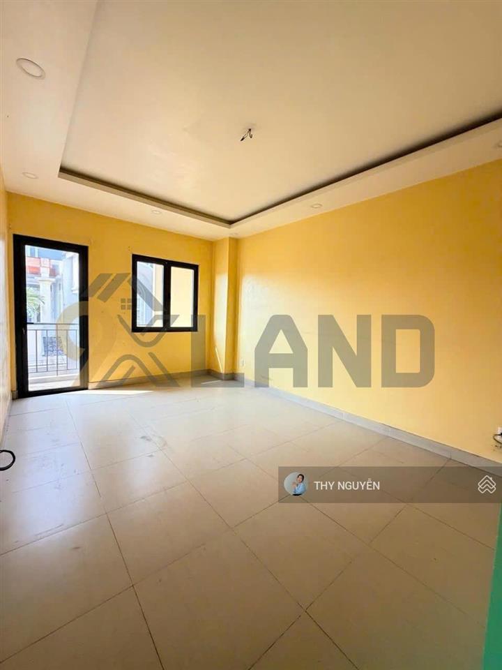 Nhà mới 4 tầng  xây kiên cố ngay phạm văn đồng  p linh tây tk ôtô vào nhà được  100.2m2 ngang 9m