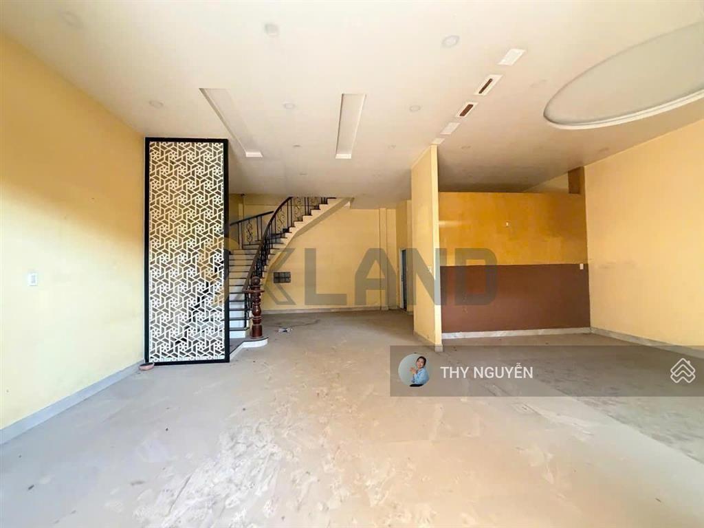 Nhà mới 4 tầng  xây kiên cố ngay phạm văn đồng  p linh tây tk ôtô vào nhà được  100.2m2 ngang 9m