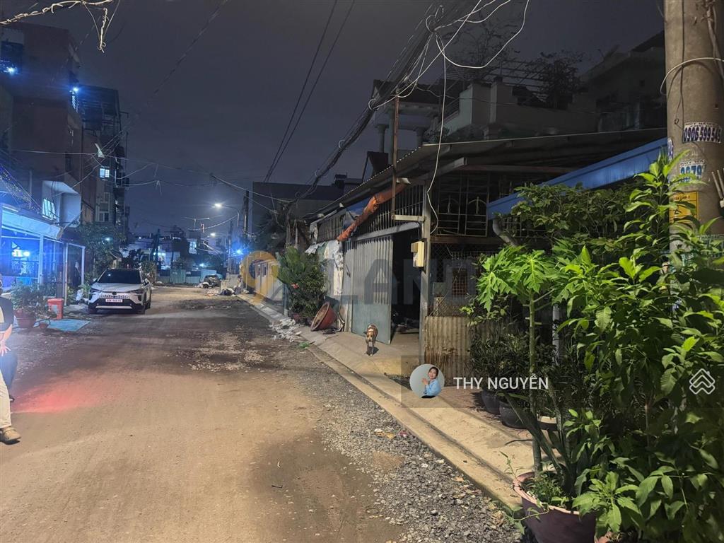Nhà góc 2 mặt tiền kinh doanh chỉ 4 tỷ  ngay trung tâm gã 5 thủ đức  đường dương văn cam