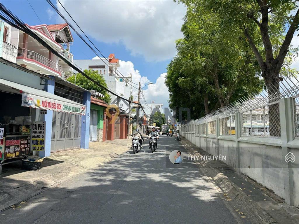 Nhà 3 tầng đẹp kiên cố  hxh 7m  sát đặng văn bi  3phút ra ga metro  hoàn công đủ  dân trí cao