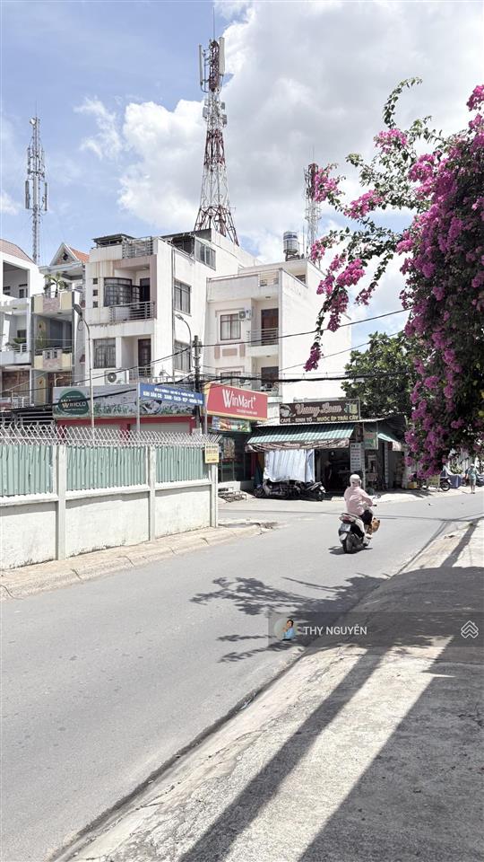 Nhà 3 tầng đẹp kiên cố  hxh 7m  sát đặng văn bi  3phút ra ga metro  hoàn công đủ  dân trí cao