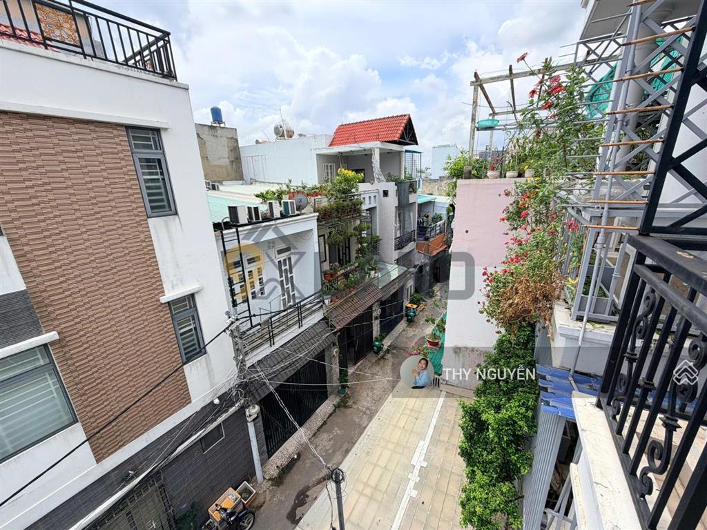 Nhà đẹp 3 tầng  xe hơi ngủ trong nhà  gần phạm văn đồng & kha vạn cân  hoàn công chuẩn chỉnh