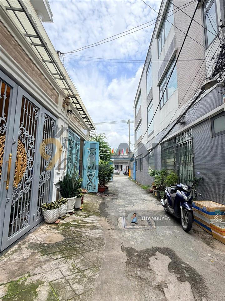 Nhà đẹp 3 tầng  xe hơi ngủ trong nhà  gần phạm văn đồng & kha vạn cân  hoàn công chuẩn chỉnh