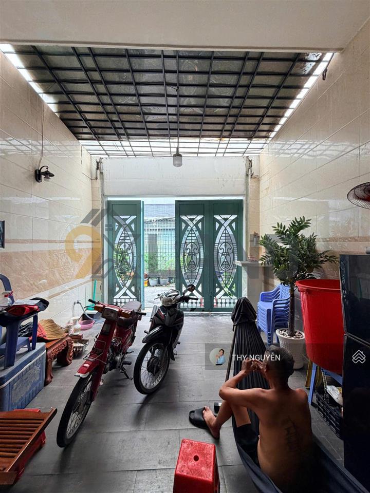 Nhà đẹp 3 tầng  xe hơi ngủ trong nhà  gần phạm văn đồng & kha vạn cân  hoàn công chuẩn chỉnh